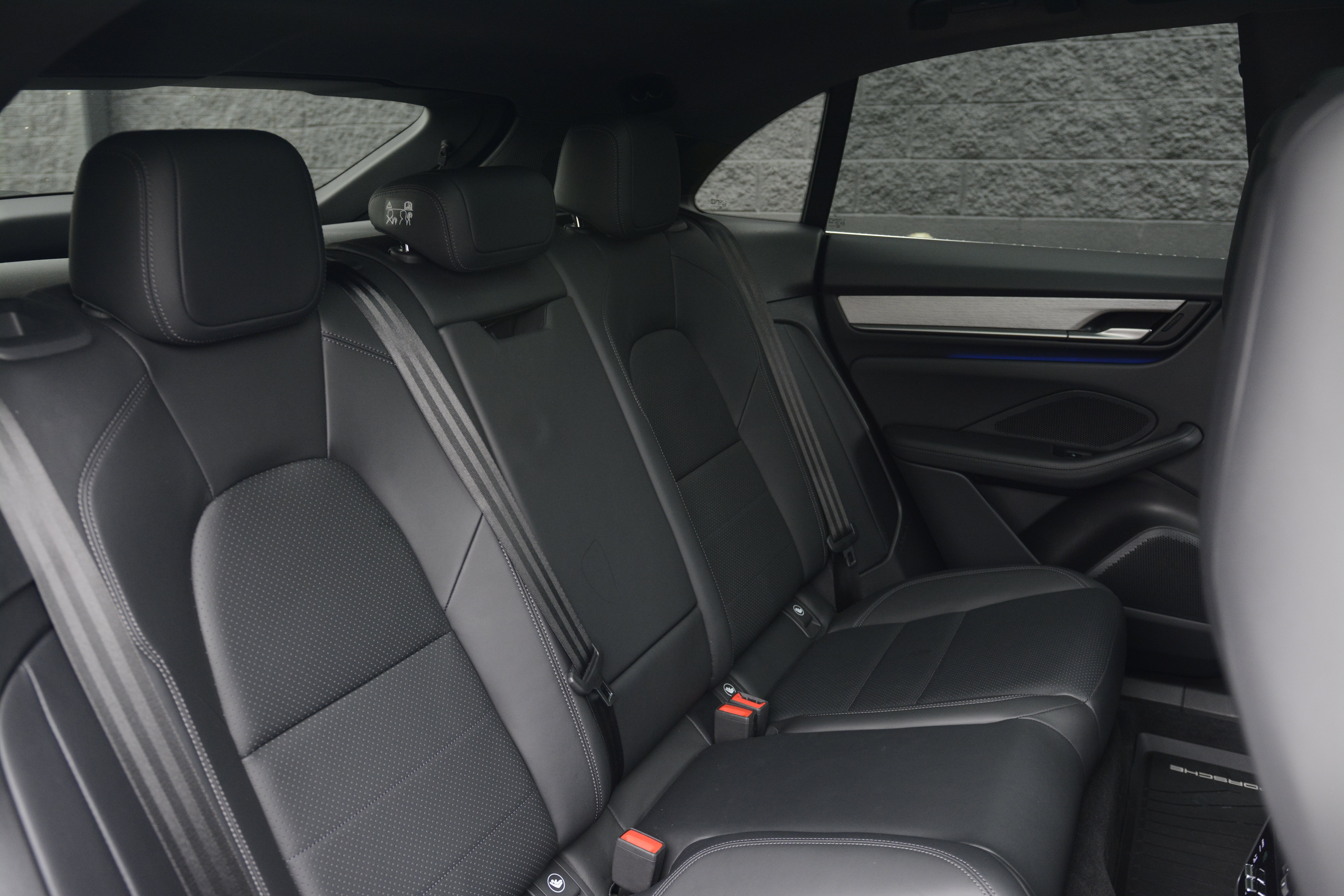 Certified 2024 Porsche Macan 4 Electric AWD/4WD image 38