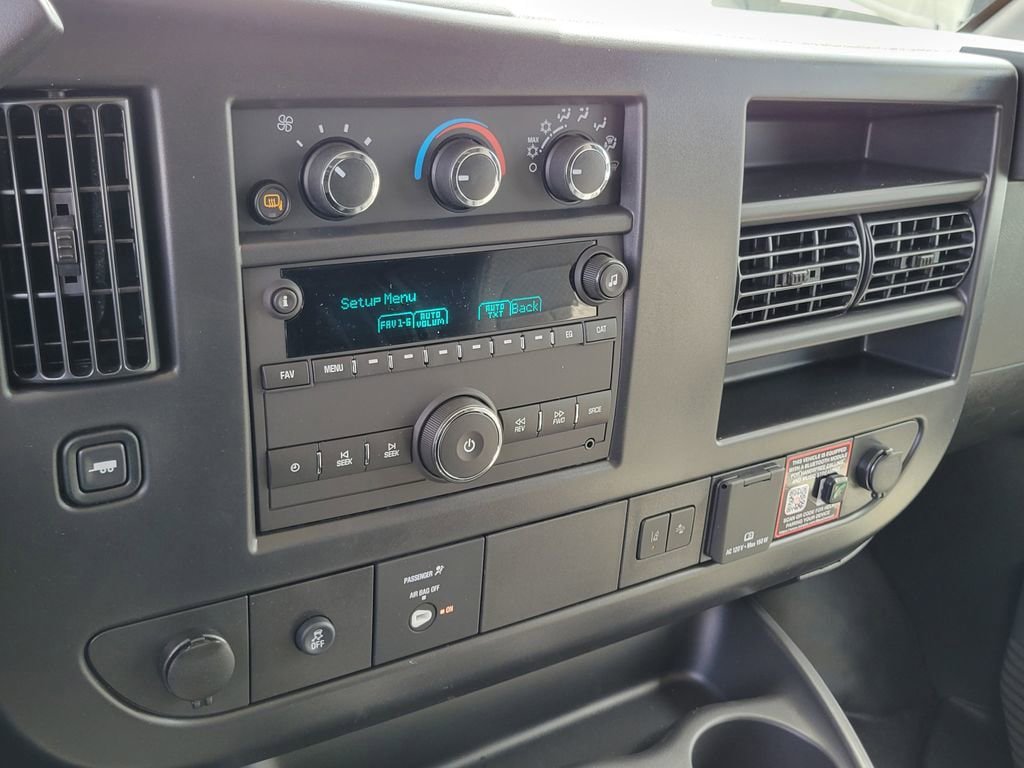 New 2026 Chevrolet Express 3500 Extended RWD image 6