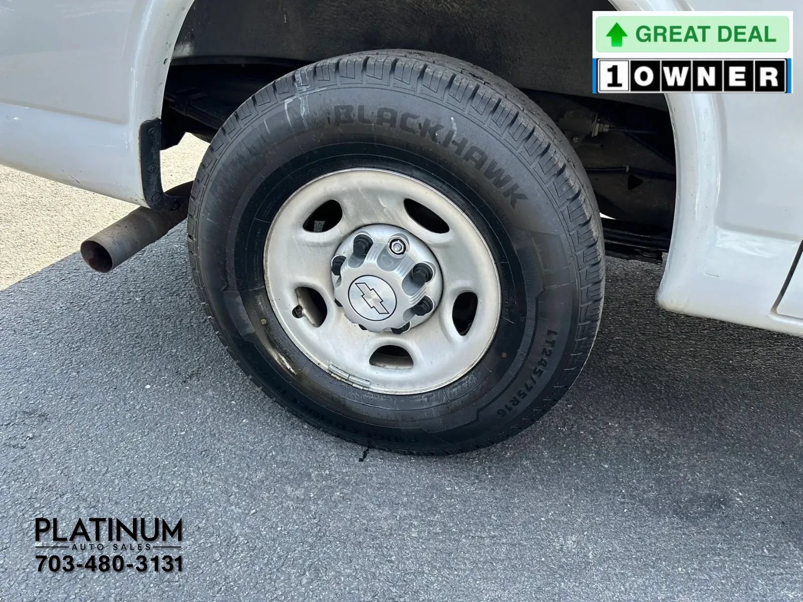 Used 2018 Chevrolet Express 2500 RWD image 16
