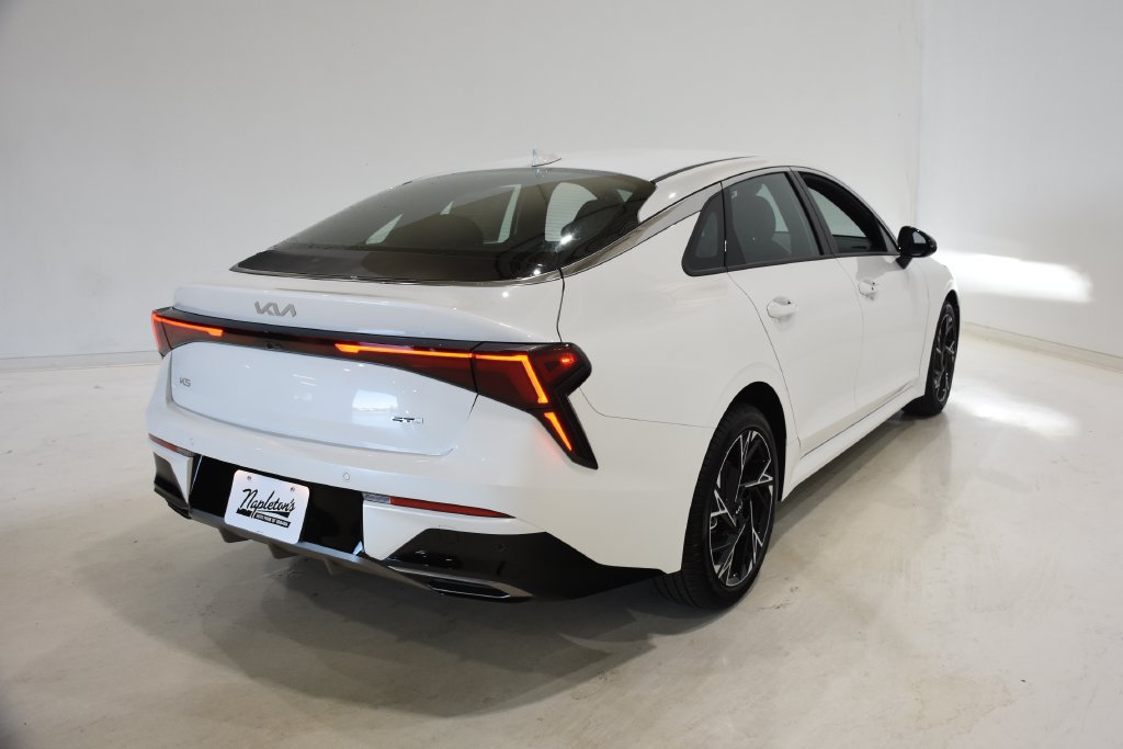 New 2027 Kia K5 GT-Line FWD image 4