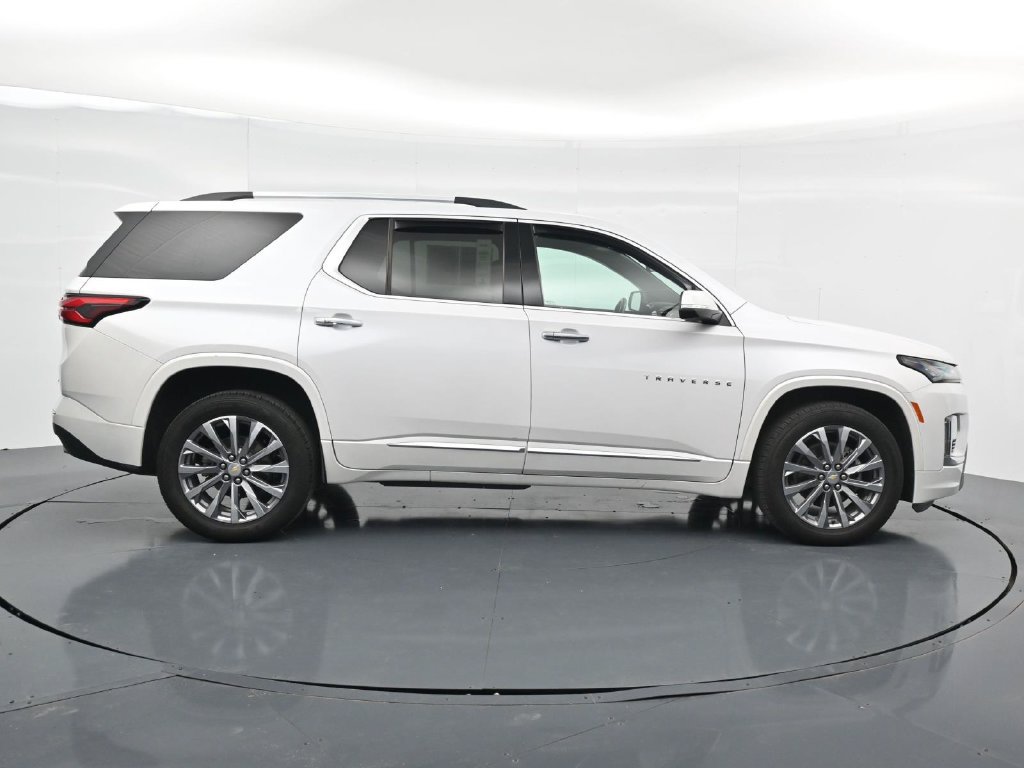 Used 2023 Chevrolet Traverse Premier FWD image 8