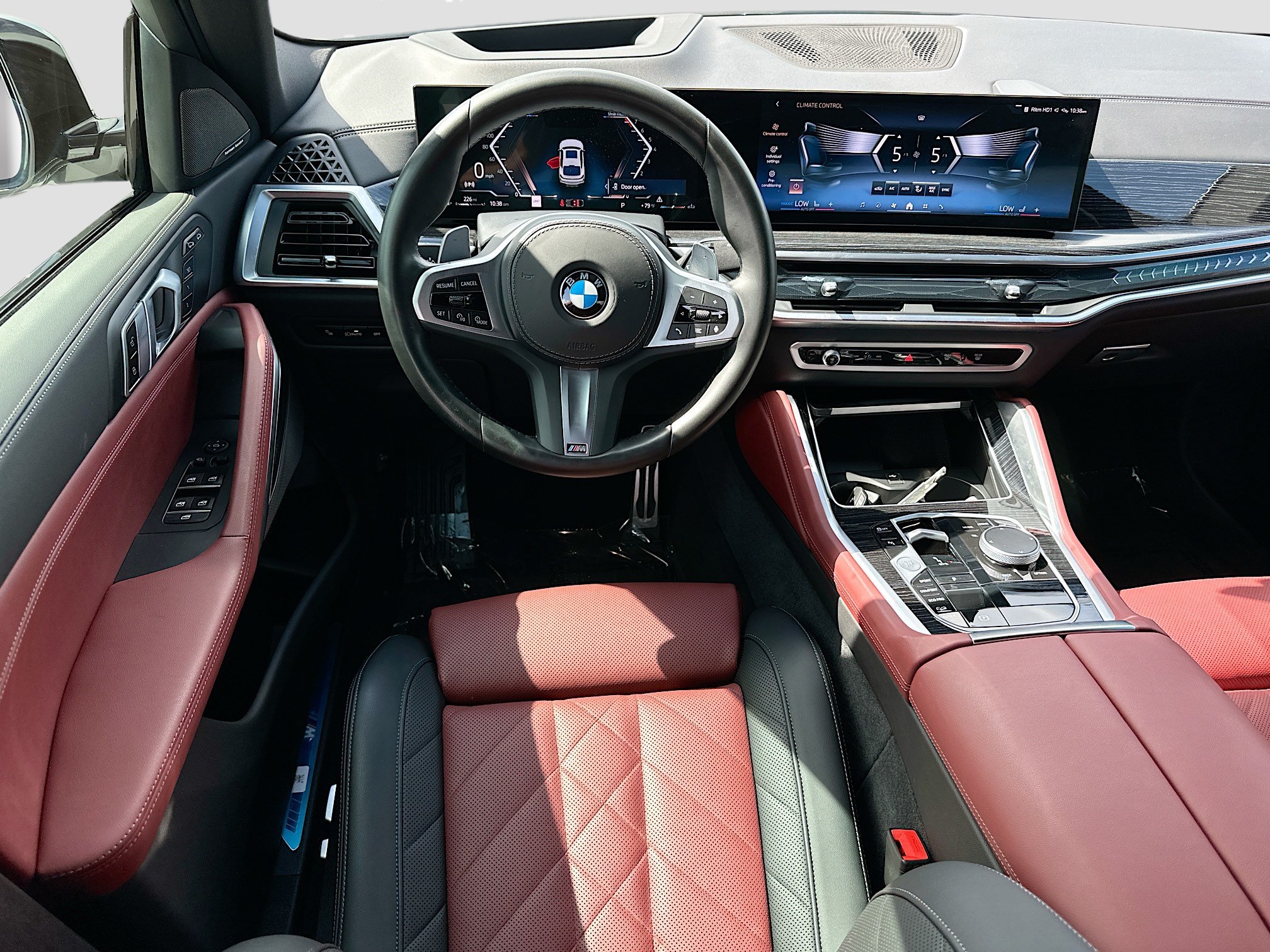 Certified 2025 BMW X6 xDrive40i w/ Premium Package AWD/4WD image 24