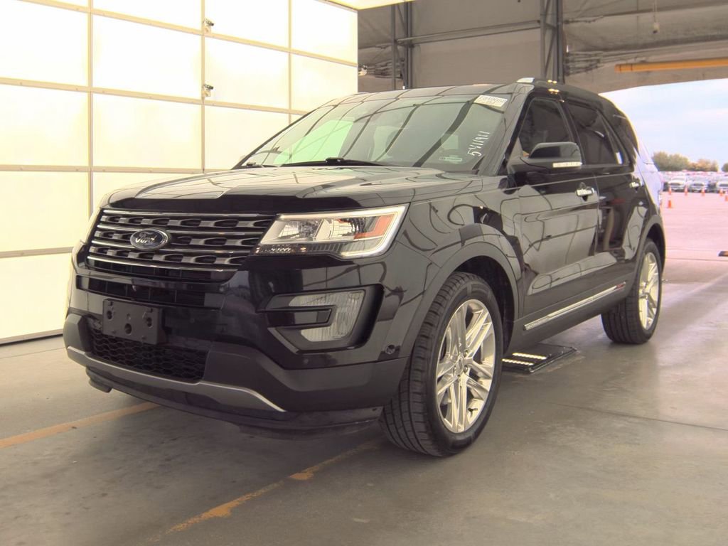 Used 2017 Ford Explorer Limited w/ Equipment Group 301A AWD/4WD image 4