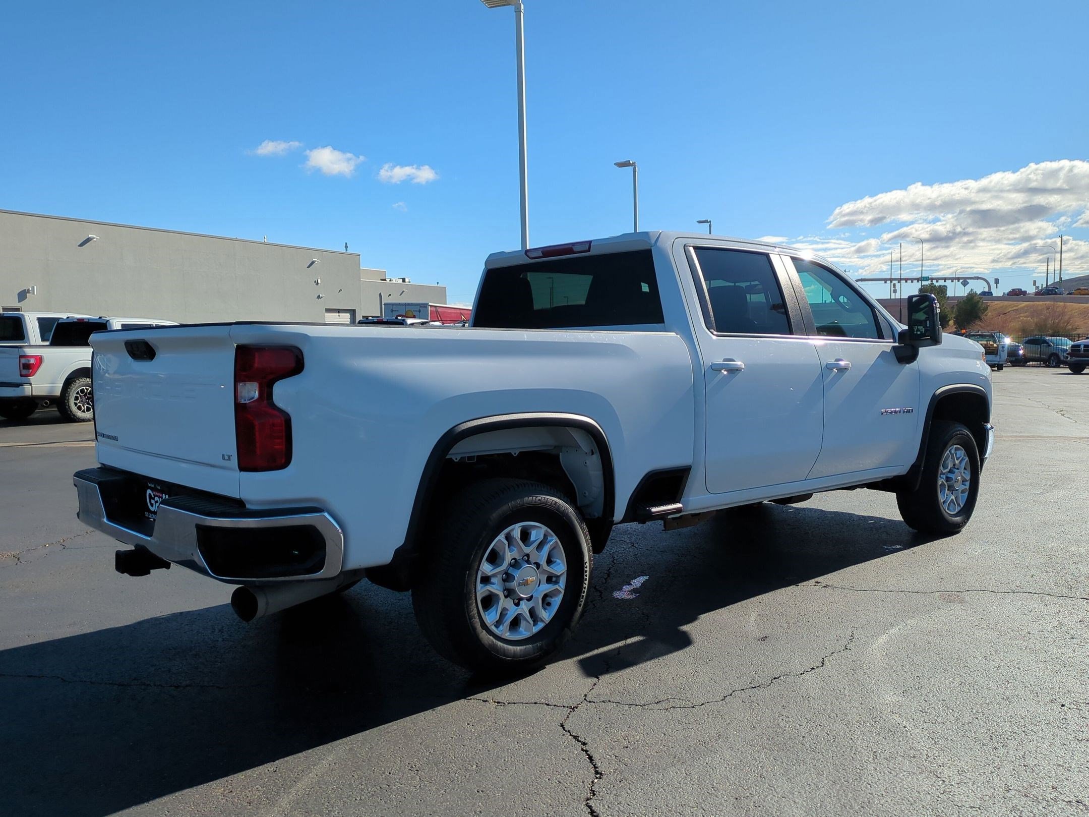 Used 2023 Chevrolet Silverado 2500 LT image 3