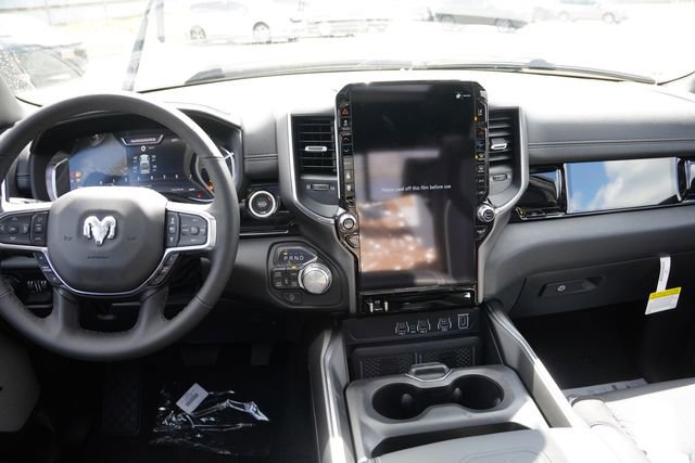 New 2026 RAM 1500 Laramie AWD/4WD image 15