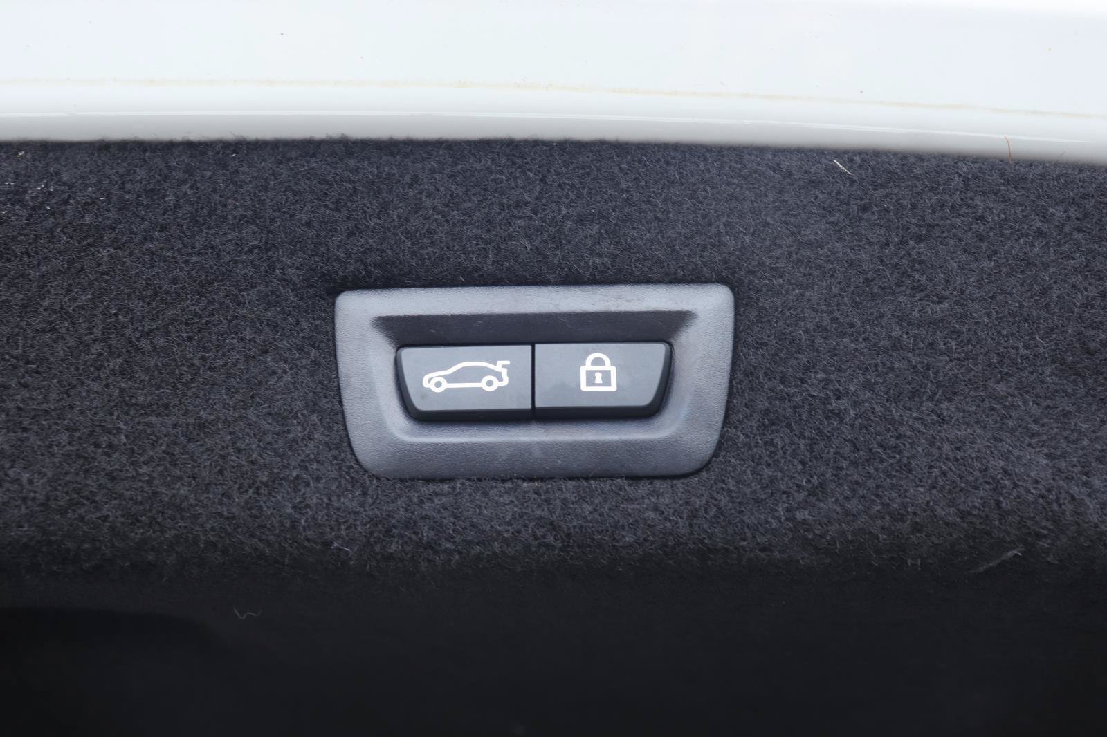 Used 2022 BMW 740i w/ Premium Package RWD image 14