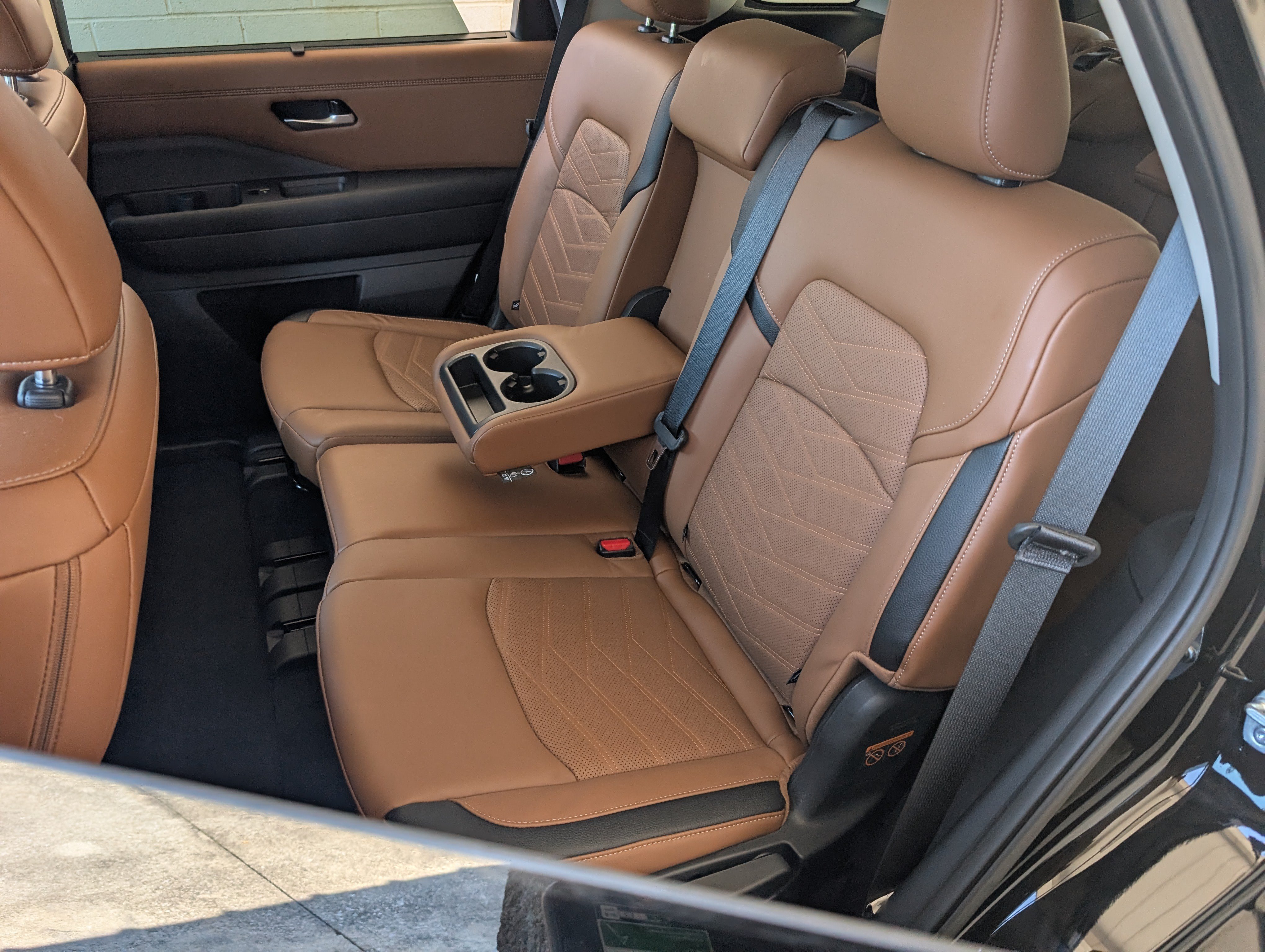 Used 2025 Nissan Pathfinder Platinum w/ Cargo Package FWD image 18