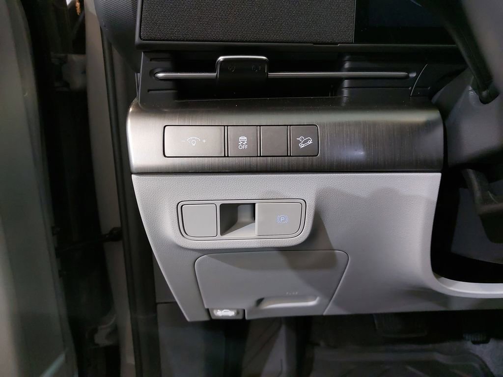 Certified 2025 Hyundai Kona SEL FWD image 27