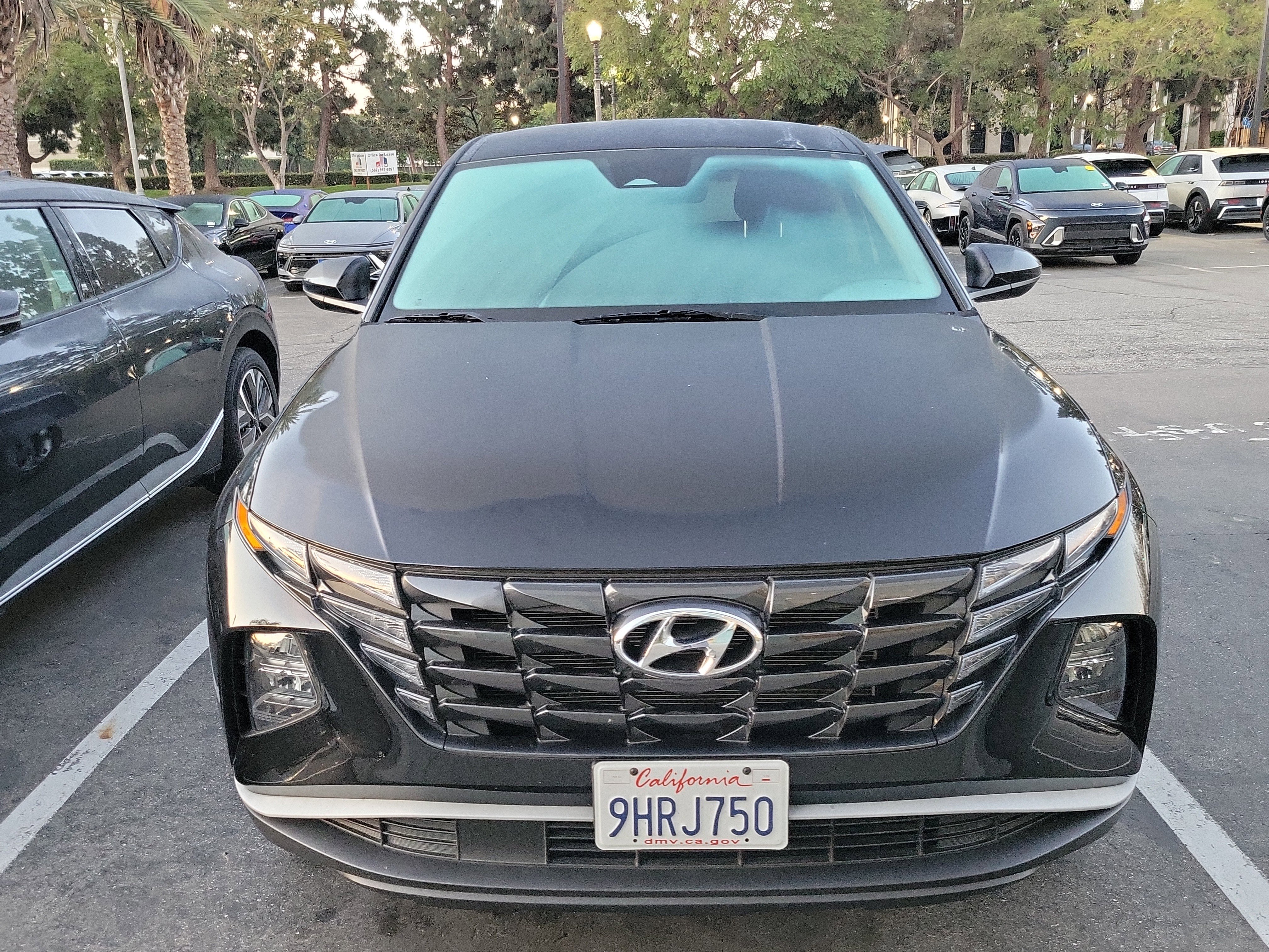 Used 2023 Hyundai Tucson SE image 2