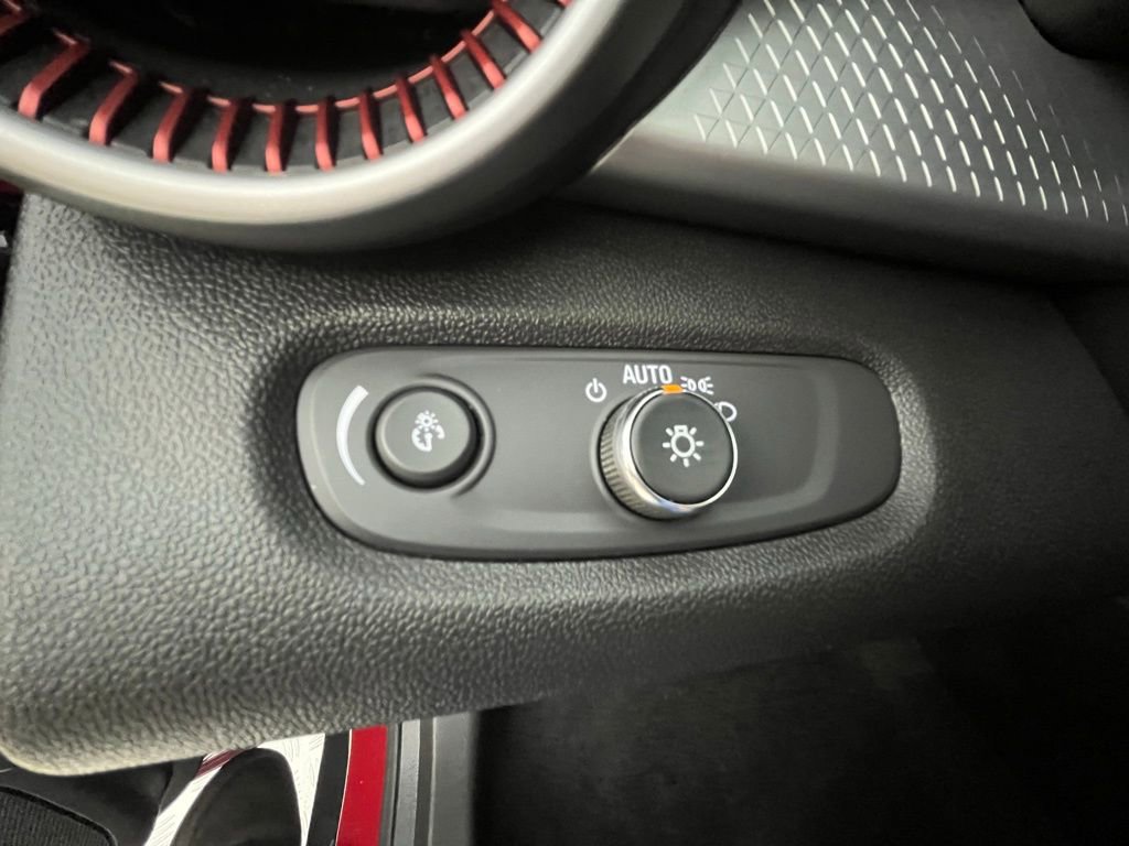 Used 2026 Chevrolet Trax RS w/ Sunroof Package image 28