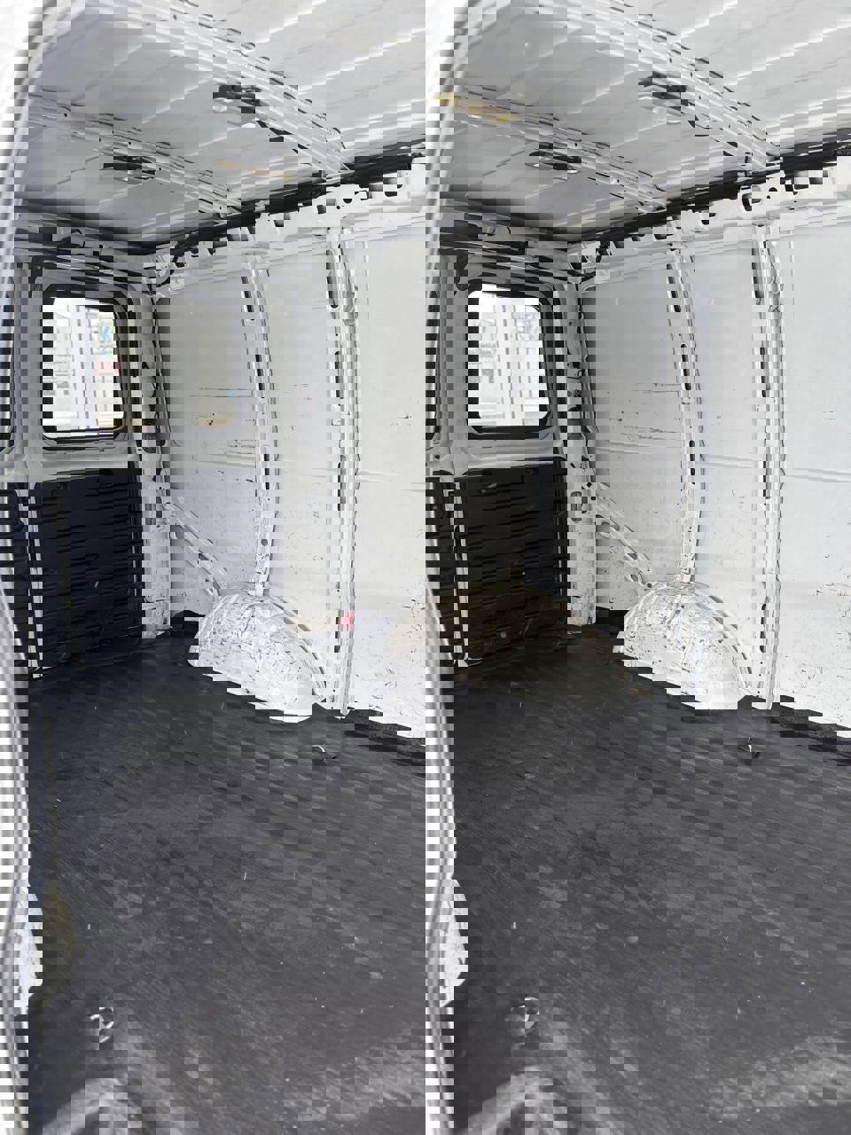 Used 2021 Chevrolet Express 2500 w/ Driver Convenience Package image 11