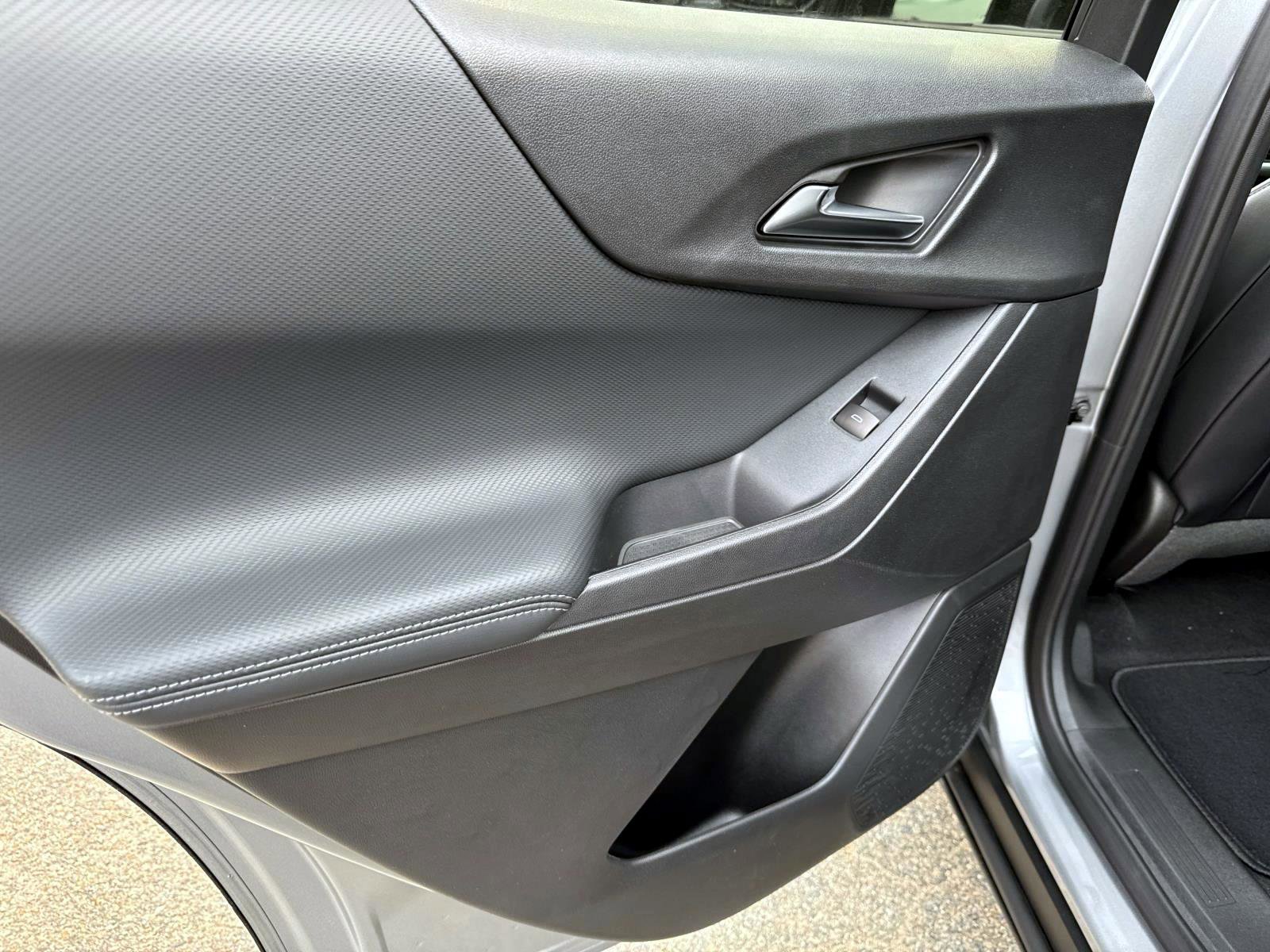 New 2026 Chevrolet Equinox LT w/ Convenience Package II image 12