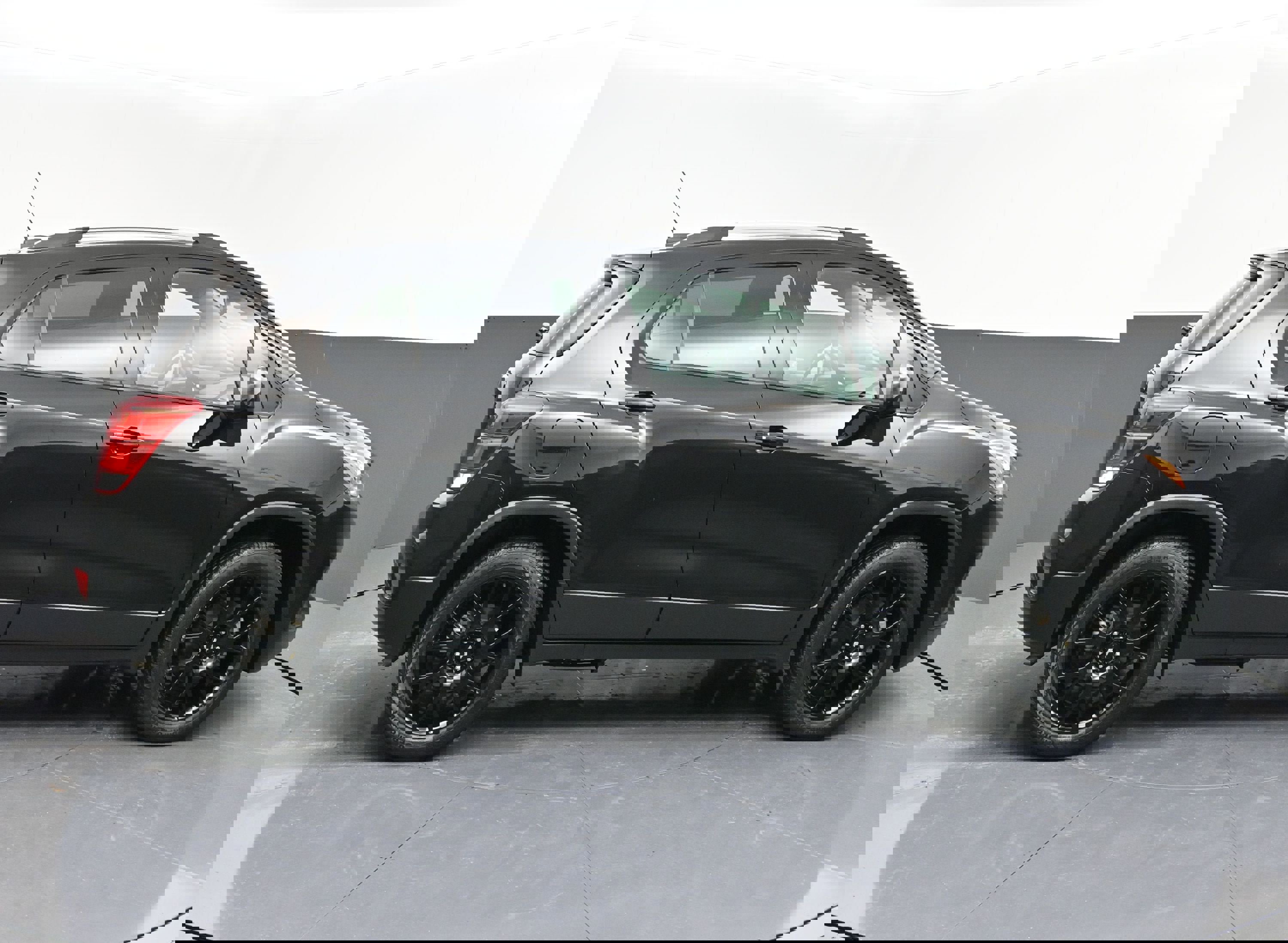 Used 2022 Chevrolet Trax LT w/ Midnight Edition image 8