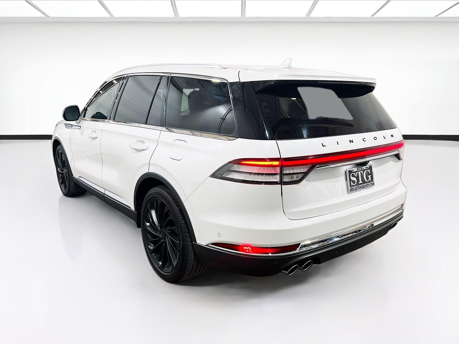 Used 2023 Lincoln Aviator Reserve w/ Equipment Group 201A image 6