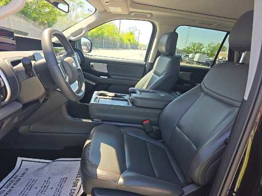 Used 2025 Ford Expedition Max Active AWD/4WD image 7