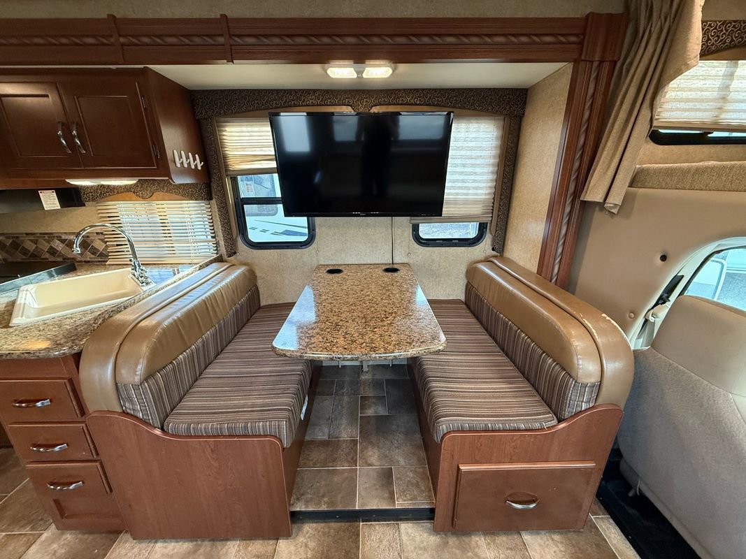 Used 2015 Ford E-450 and Econoline 450 Super Duty w/ Motorhome Prep Package image 22