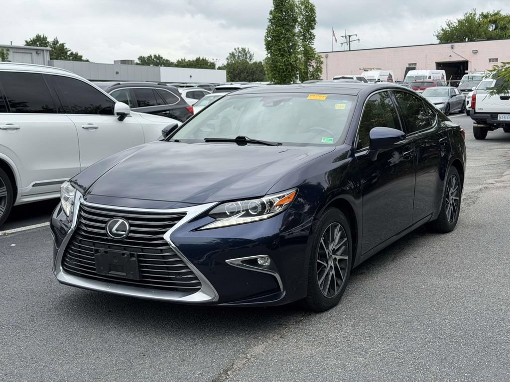 Used 2018 Lexus ES 350 w/ Luxury Package w/Wood Trim FWD image 4