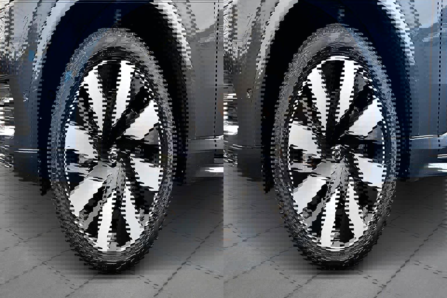 Used 2023 Volvo XC90 T8 Ultimate image 11