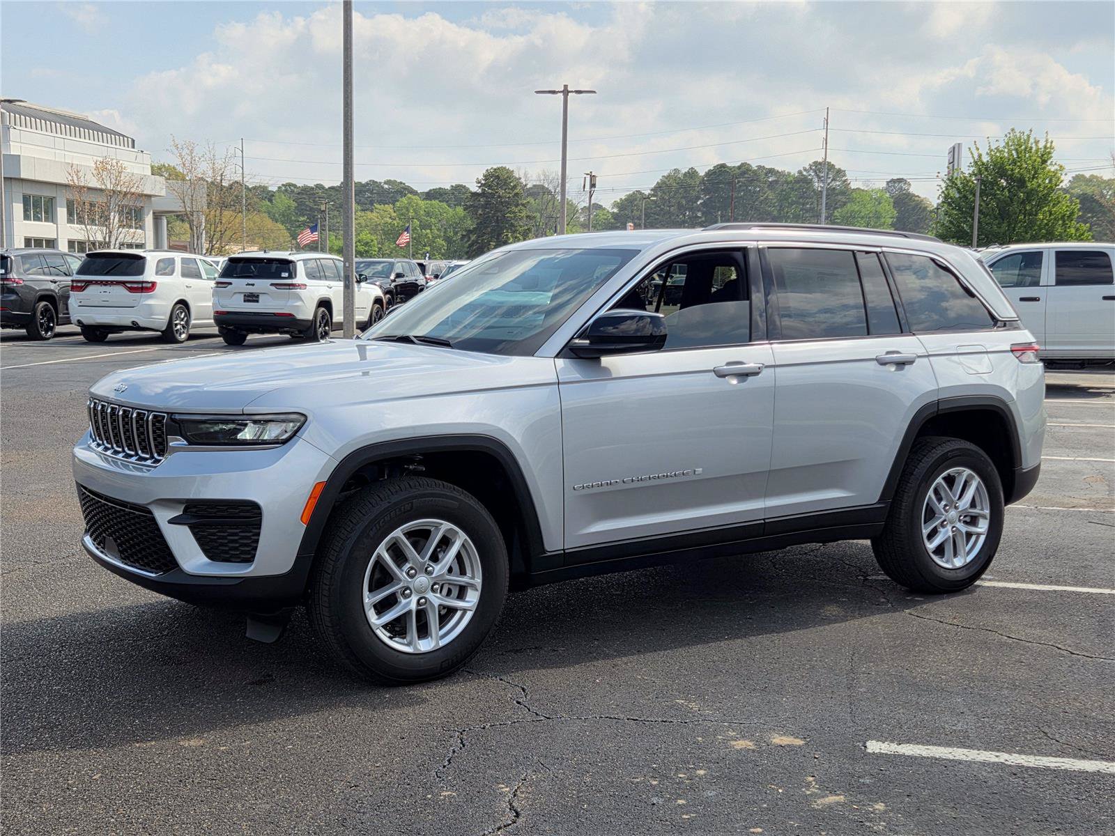 New 2025 Jeep Grand Cherokee Laredo X w/ Luxury Tech Group I RWD image 1