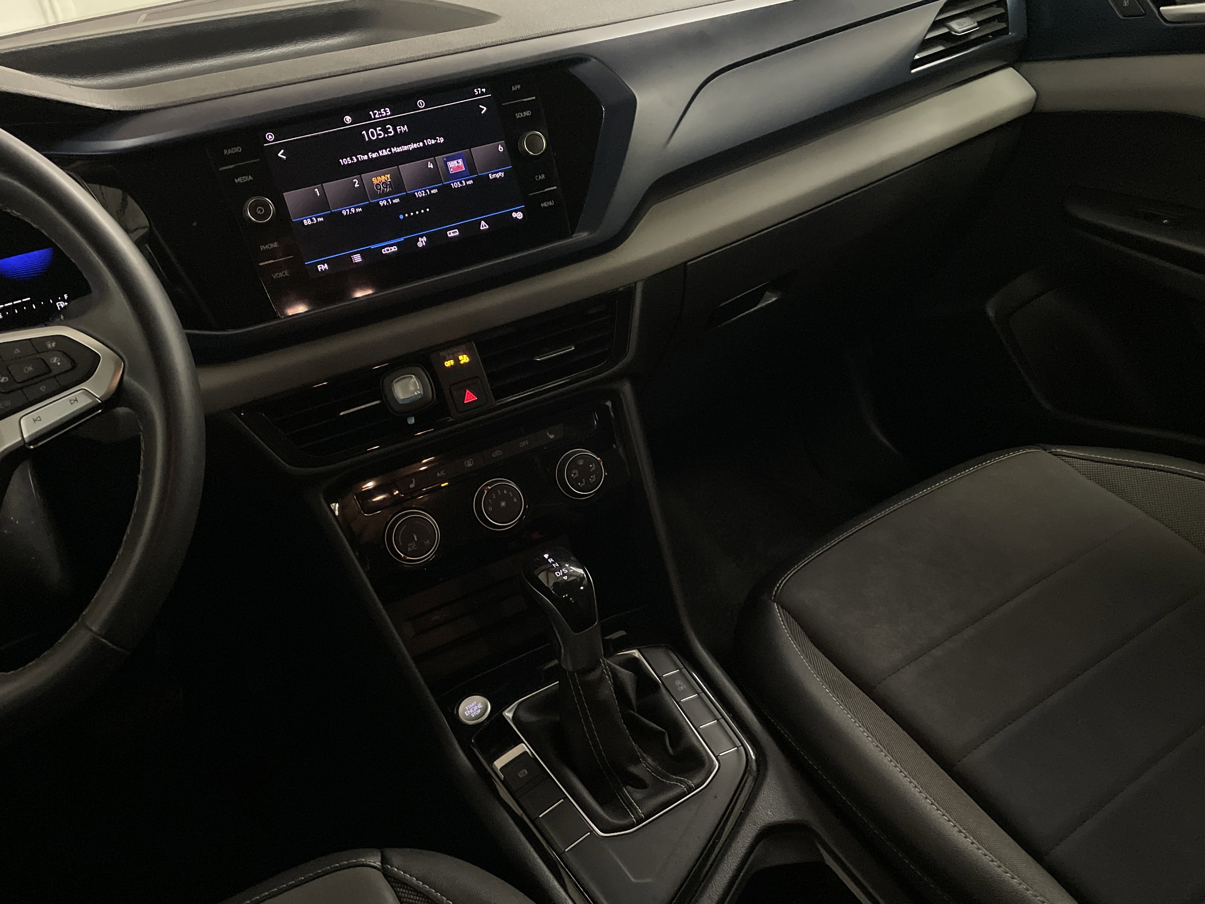 Used 2023 Volkswagen Taos SE w/ Black Wheel Package FWD image 10