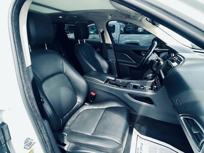 Used 2020 Jaguar F-PACE Premium AWD/4WD image 15
