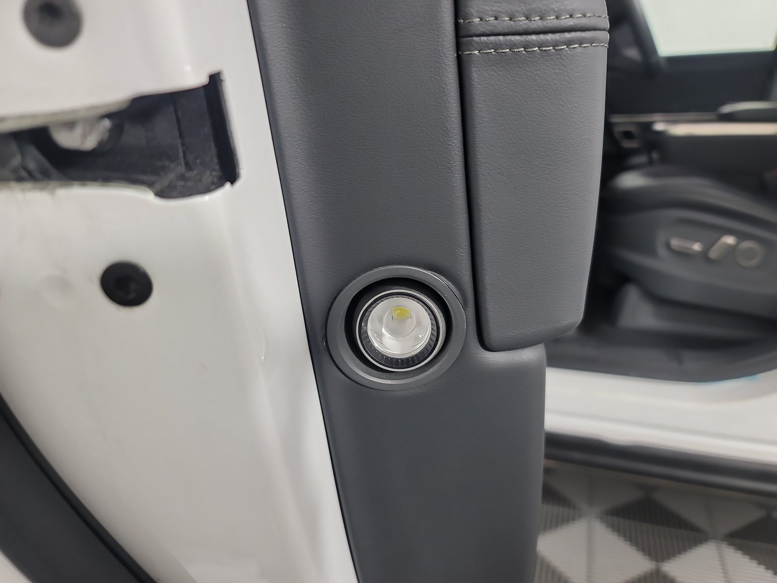 Used 2023 Rivian R1S Adventure Quad AWD/4WD image 32
