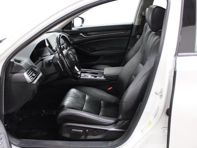 Used 2020 Honda Accord Touring image 11