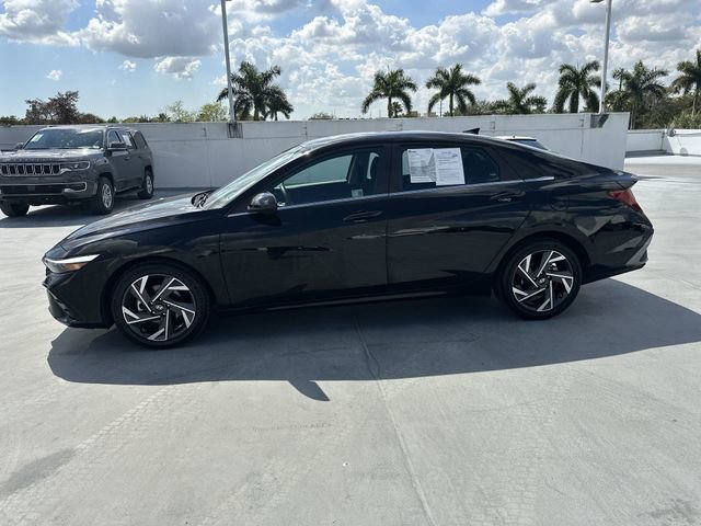 Used 2025 Hyundai Elantra SEL image 34