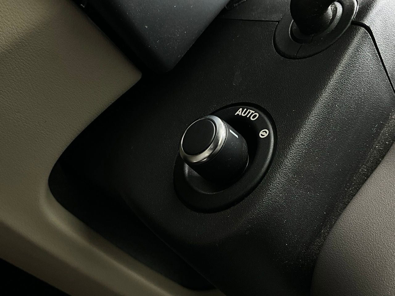 Used 2016 Jaguar XJ R-Sport image 45