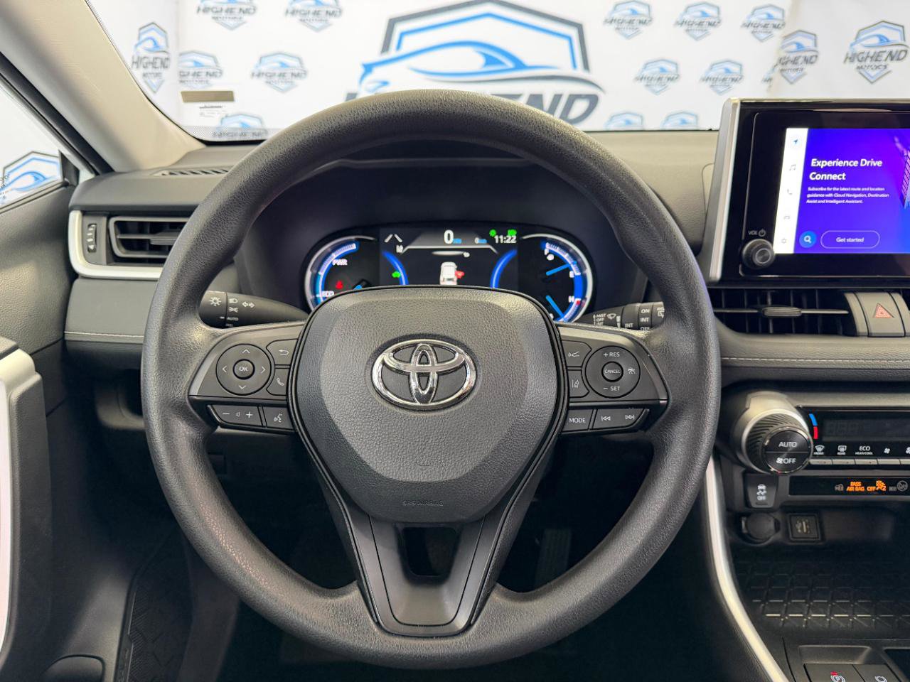Used 2025 Toyota RAV4 XLE image 29