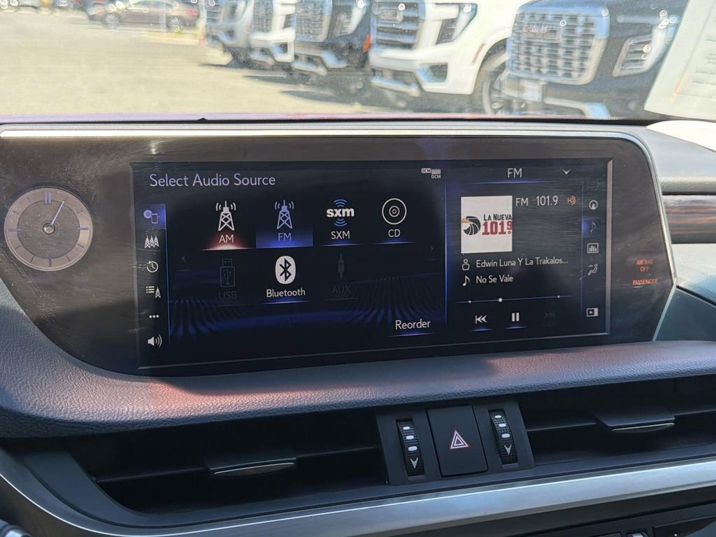 Used 2021 Lexus ES 300h Ultra Luxury w/ Accessory Package 2 image 15