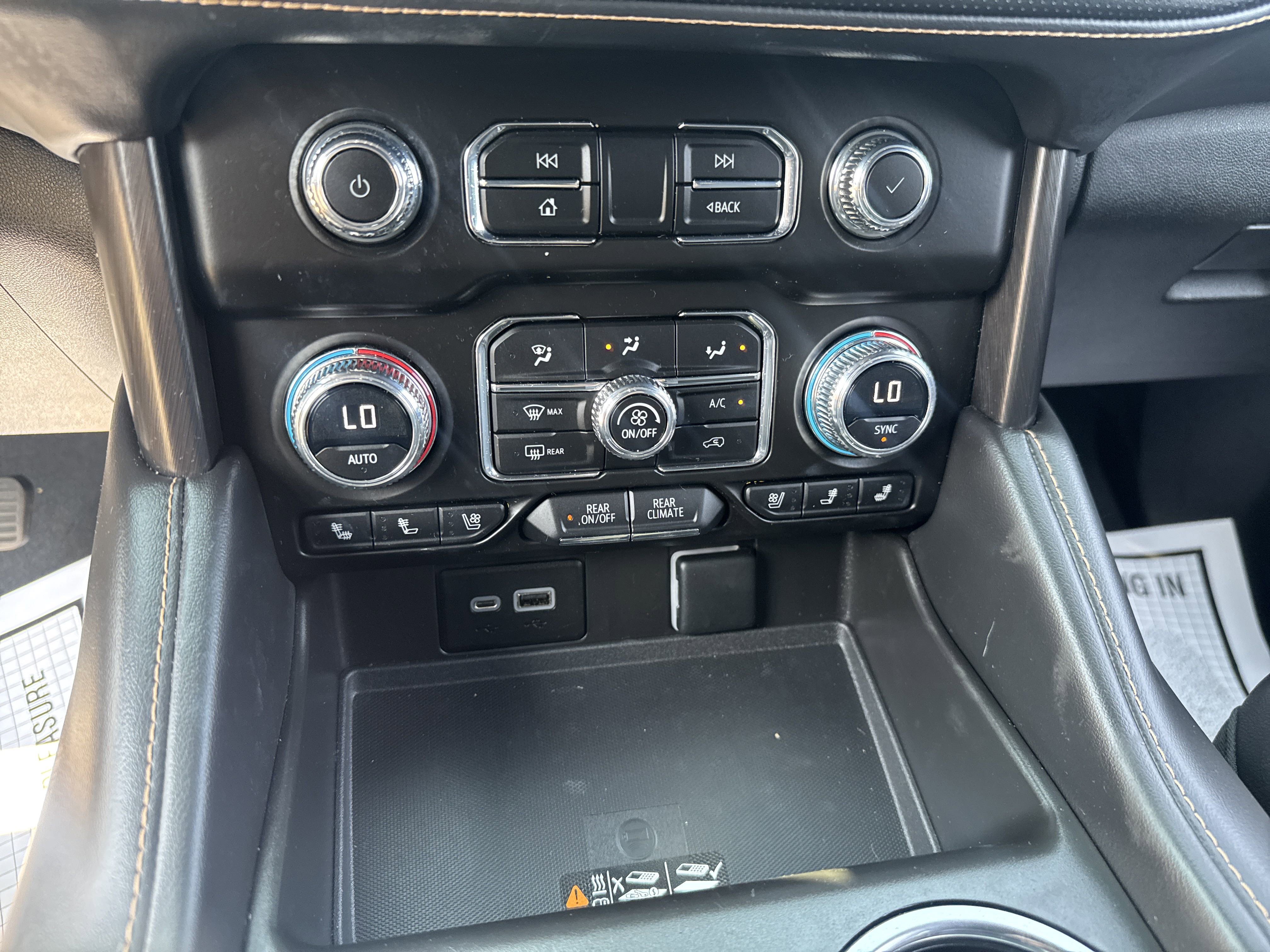 Used 2023 GMC Yukon AT4 w/ AT4 Premium Package image 26