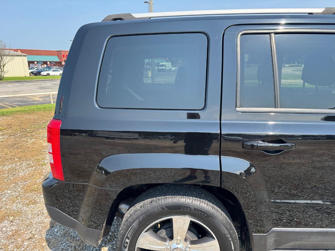 Used 2016 Jeep Patriot High Altitude FWD image 9