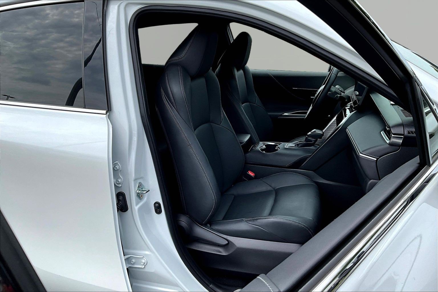 Used 2024 Toyota Venza Nightshade AWD/4WD image 29