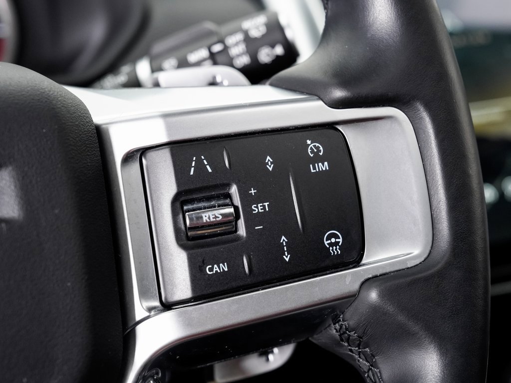 Used 2023 Land Rover Discovery S R-Dynamic image 12