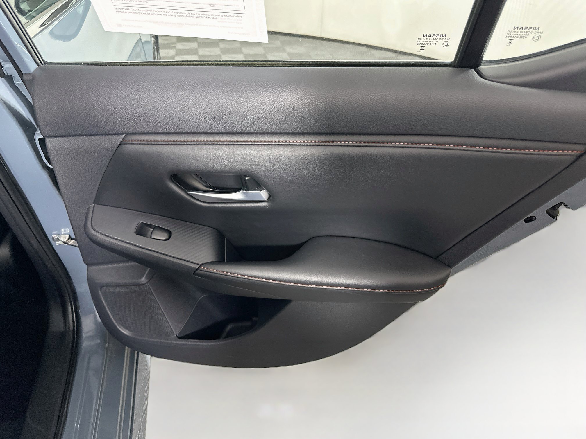 Used 2025 Nissan Sentra SR FWD image 27