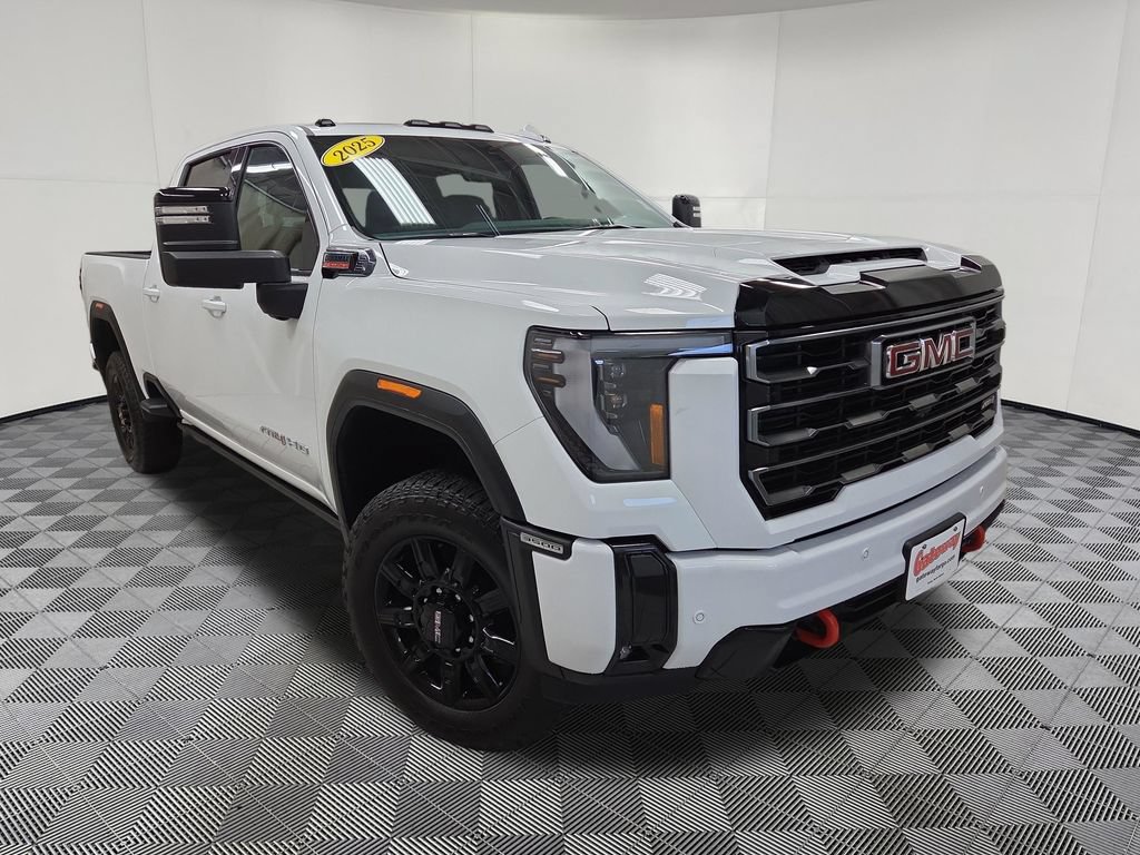 Used 2025 GMC Sierra 3500 AT4 w/ AT4 Premium Plus Package AWD/4WD image 3
