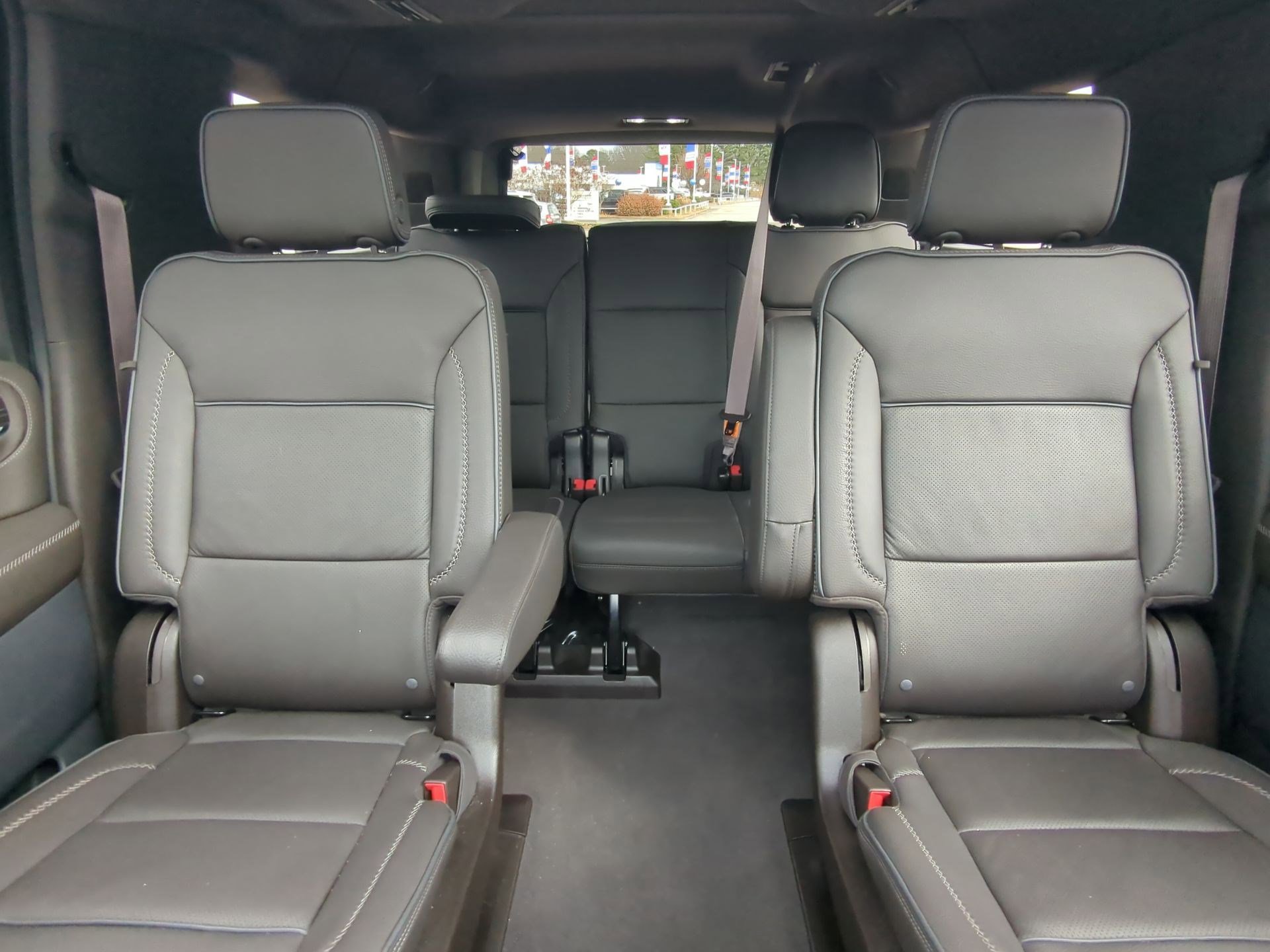 Used 2023 GMC Yukon XL Denali w/ Denali Reserve Package image 24