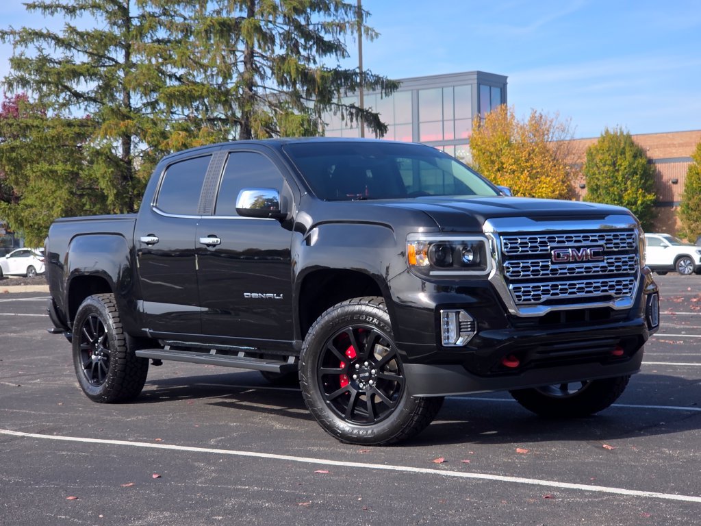 Used 2022 GMC Canyon Denali w/ Denali Black Edition Package AWD/4WD image 2