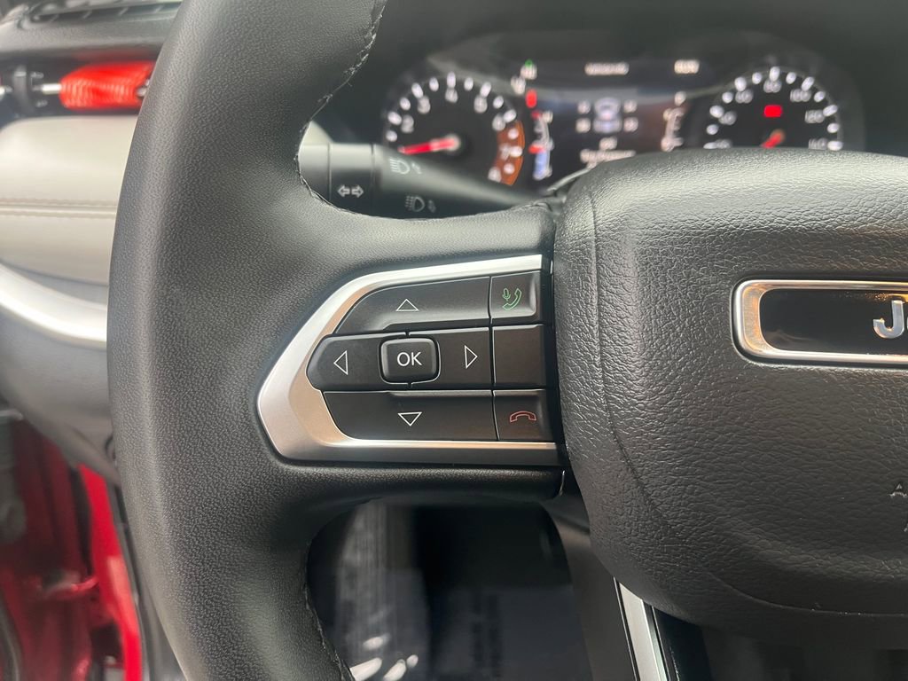 Used 2025 Jeep Compass Limited AWD/4WD image 29