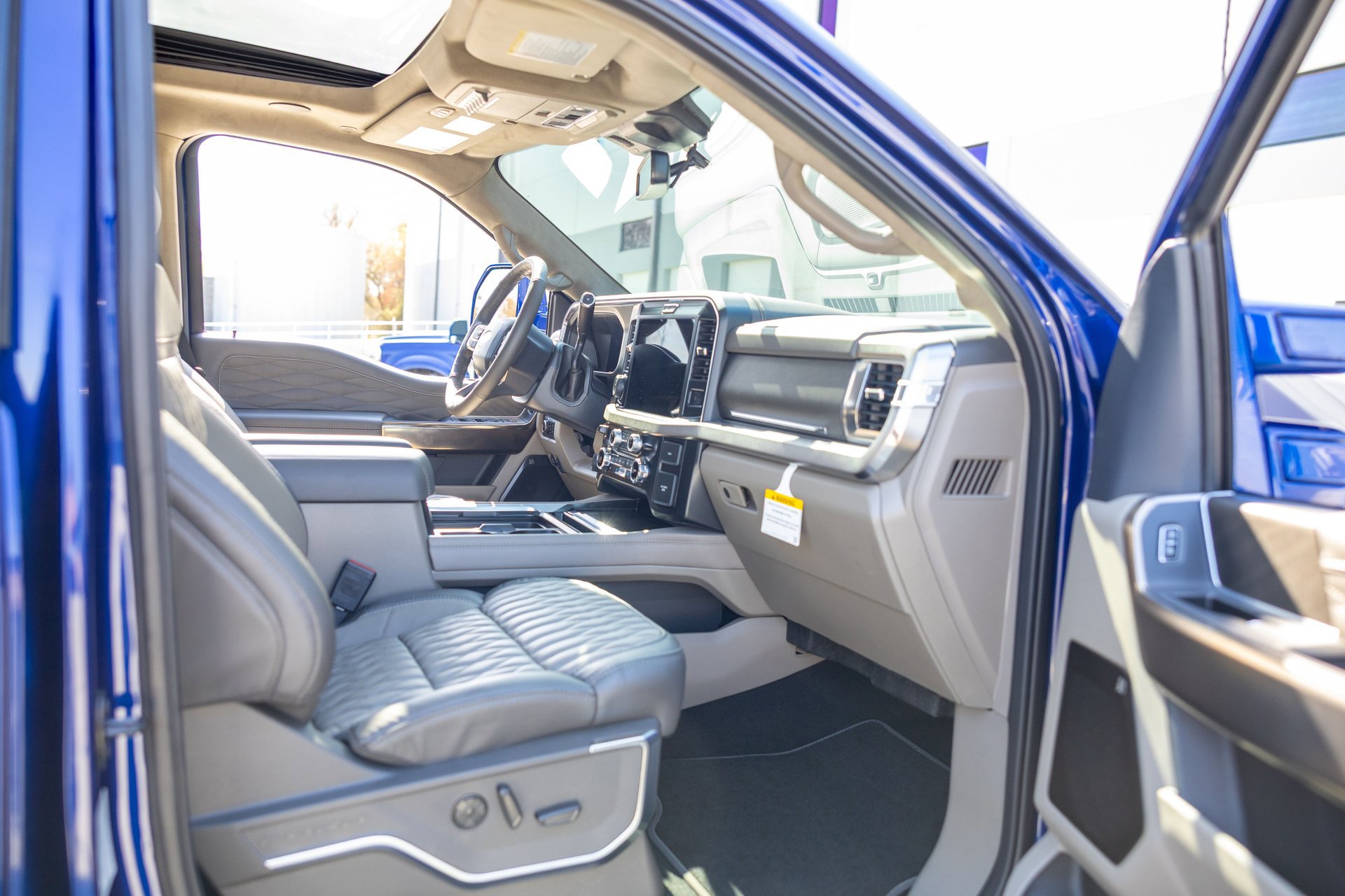 Used 2026 Ford F450 Platinum w/ Platinum Plus Package AWD/4WD image 40
