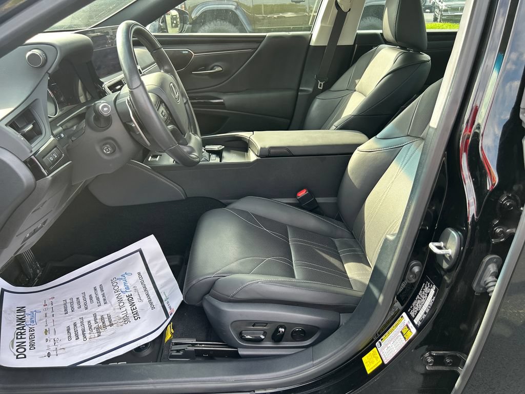 Used 2024 Lexus ES 300h w/ Accessory Package (Z2) FWD image 12