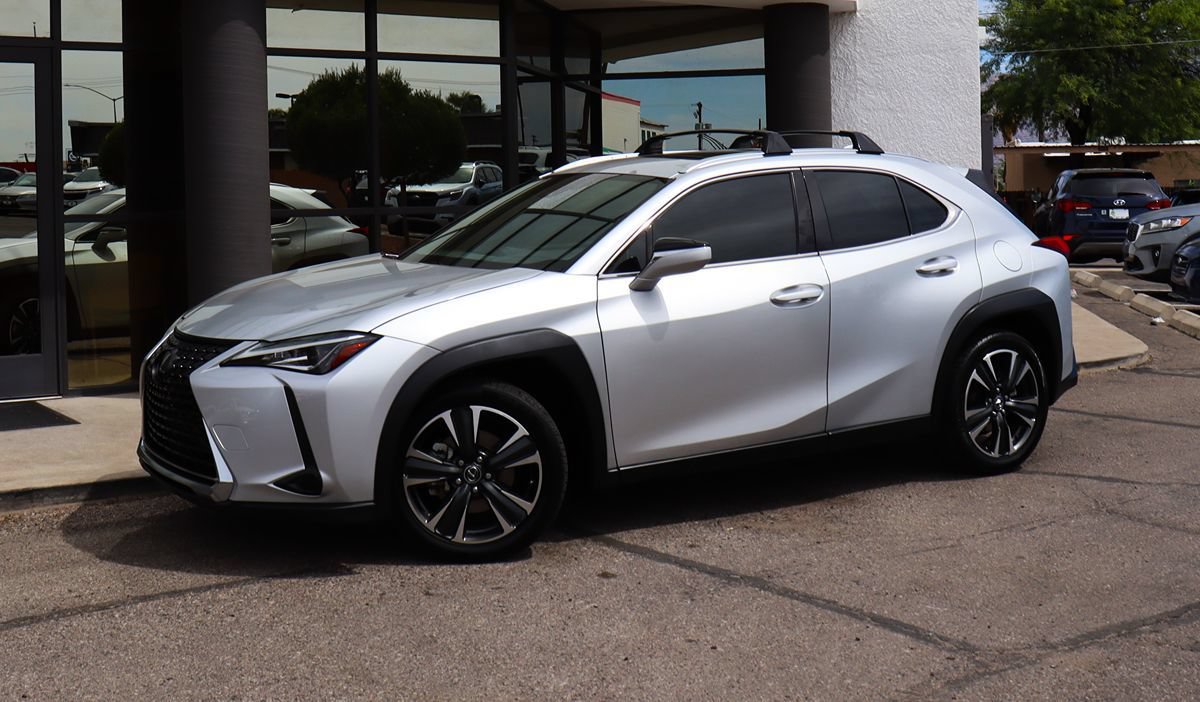 Used 2019 Lexus UX 200 w/ Premium Package FWD image 3