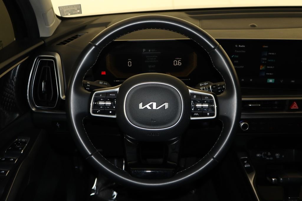 Used 2025 Kia Sorento S w/ Panoramic Sunroof Package image 28