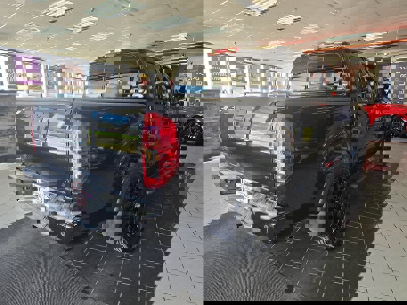 Used 2020 Nissan Frontier SV w/ Midnight Edition Floor Mats image 4