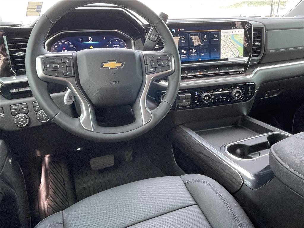 New 2026 Chevrolet Silverado 2500 LTZ w/ LTZ Premium Package AWD/4WD image 9