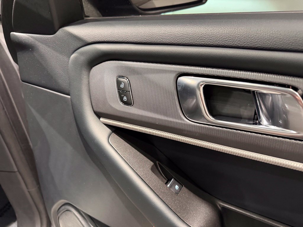 Used 2025 Ford Explorer ST-Line RWD image 47