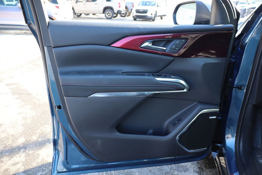 New 2026 Chevrolet Traverse RS w/ LPO, Floor Liner Package image 10