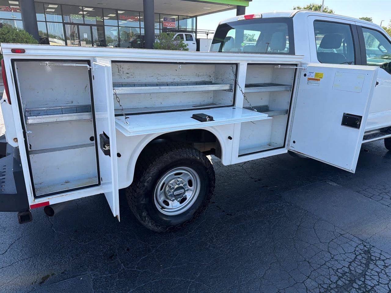 Used 2017 Ford F250 XL w/ Power Equipment Group AWD/4WD image 12
