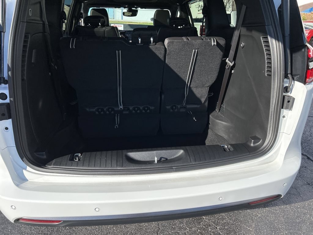 New 2026 Chrysler Pacifica Select AWD/4WD image 26